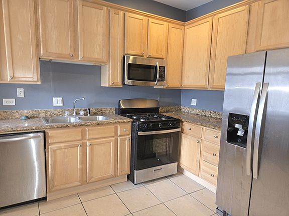 3rd image of 948 N California Ave #2