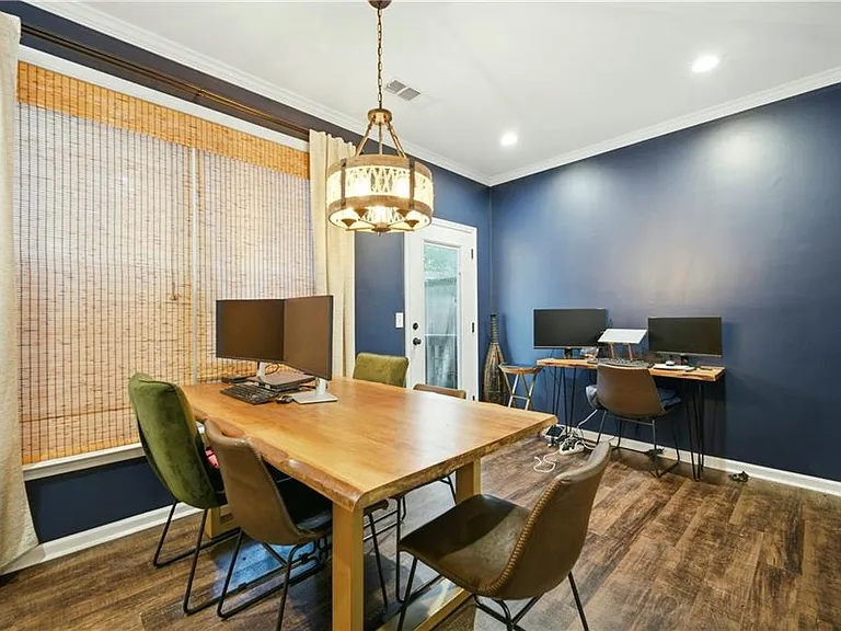 1133 Village Ct SE — Photo 5