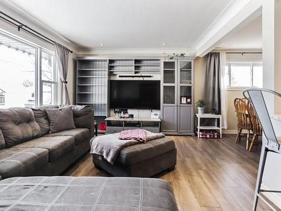 3rd image of 105 Harold Ave