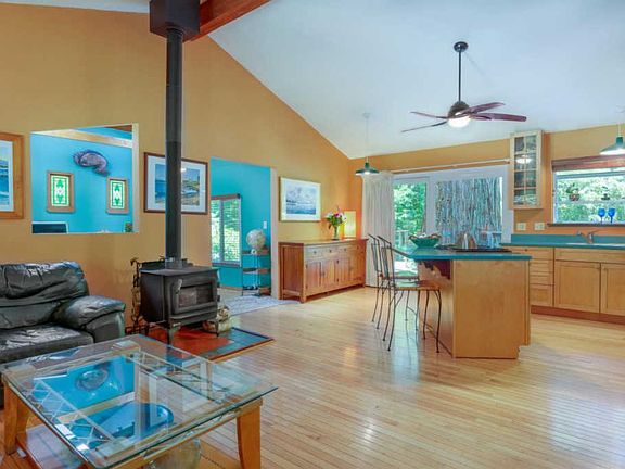 4th image of 276 Nichols Dr