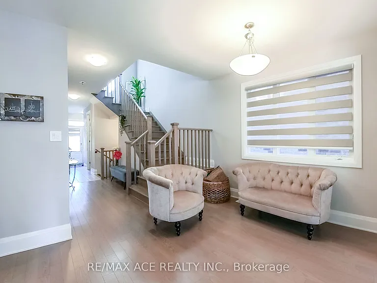 261 Marigold Ct — Photo 9