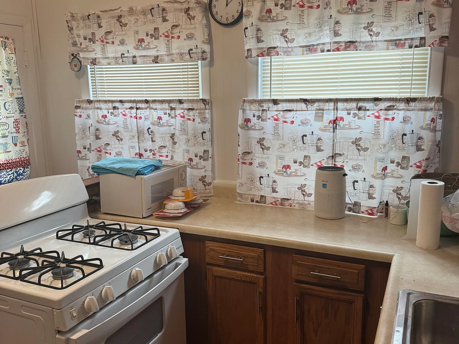 3 bed, 1600 sqft, $2,200 — Photo 3