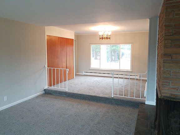 3rd image of 22900 Colony St