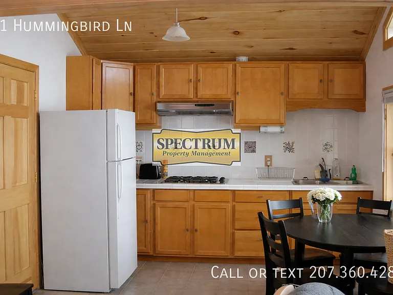 21 Hummingbird Ln — Photo 2
