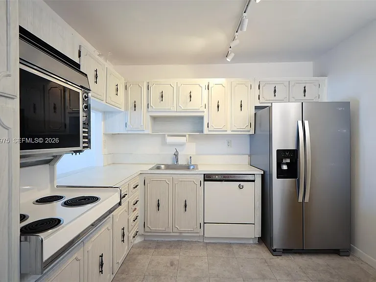 6900 Bay Dr #6H — Photo 10
