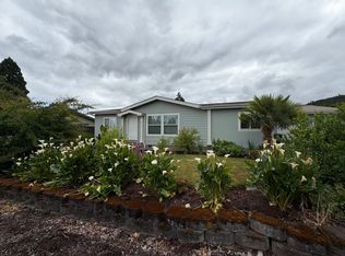 175 S 69th Pl, Springfield, OR 97478