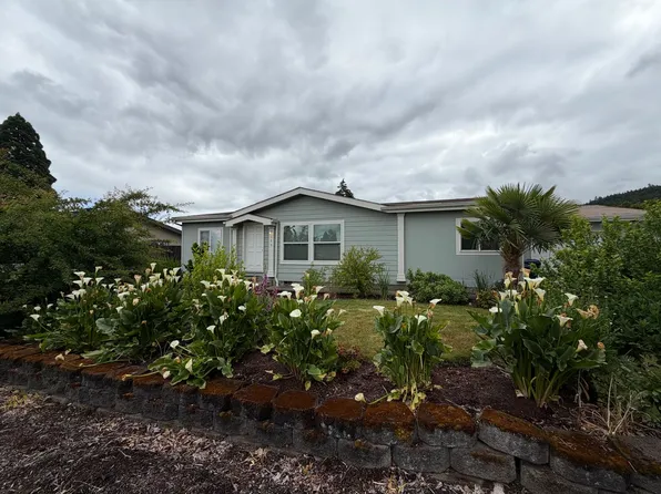 175 S 69th Pl, Springfield, OR 97478