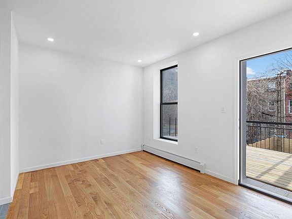4th image of 6 Roosevelt Pl #2