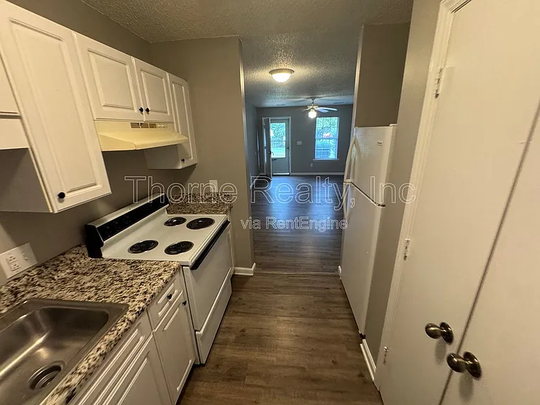2260 Sherwood Ave #E — Photo 5