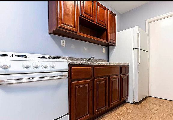 5th image of 437 De Kalb Ave #2L