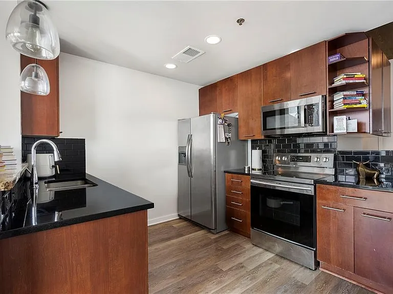 3324 Peachtree Rd NE #2208 — Photo 6