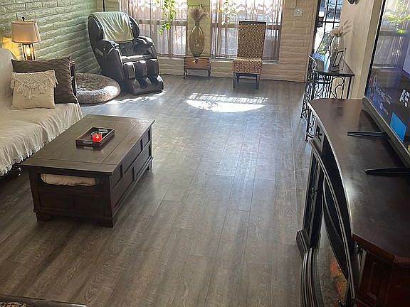 5th image of 560 W Calle Lindero