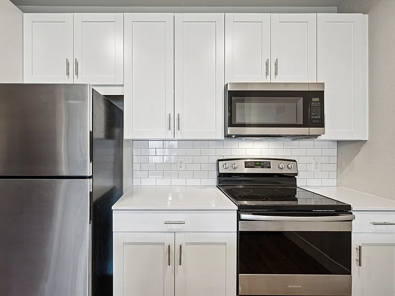 One Bedroom - 1 Bed / 1 Bath - 751 Sq.Ft.