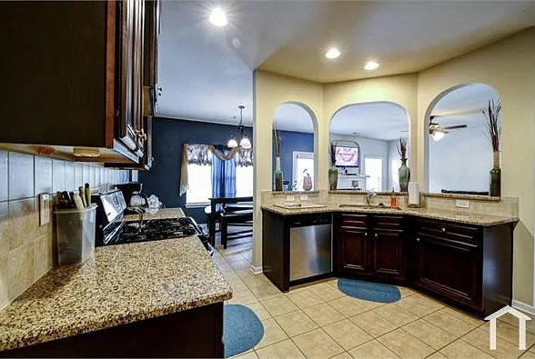 178 Gloster Park Ct — Photo 11