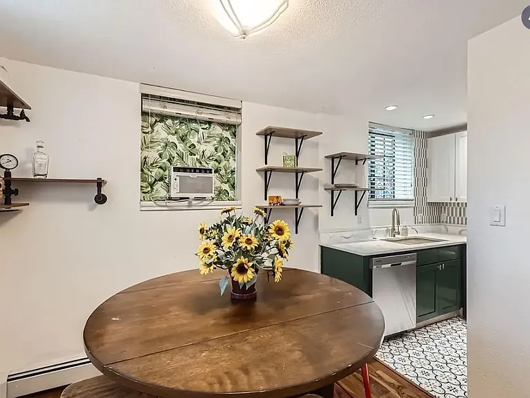 2233 Kearney St #19 — Photo 5