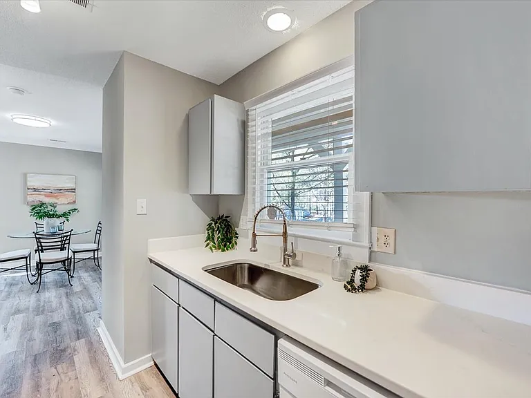 150 Carmichael Ct #150 — Photo 6