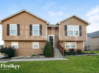 8000 NE 108th Ter, Kansas City, MO 64157