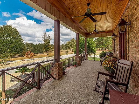 3rd image of 22 Blueberry Ln