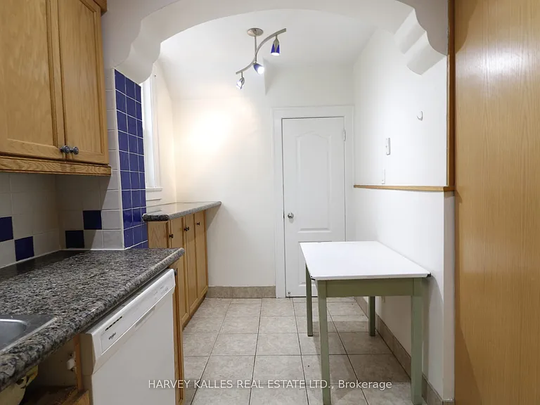 6 Poplar Plains Cres #MAIN — Photo 10