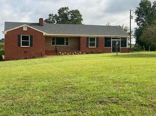 819 Old Smith Chapel Rd, Mount Olive, NC 28365