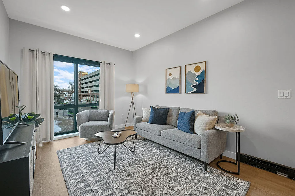 Urbane115 Apartments — Photo 3