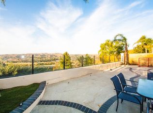 8865 E Foxhollow Dr, Anaheim, CA 92808