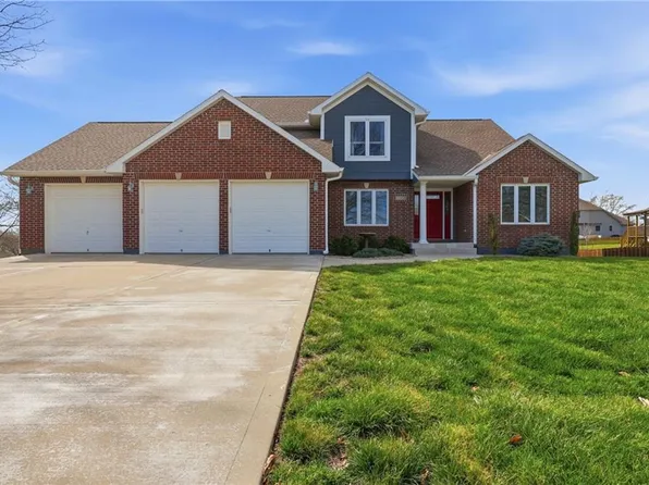 2905 SW Shrout Creek Dr, Blue Springs, MO 64015