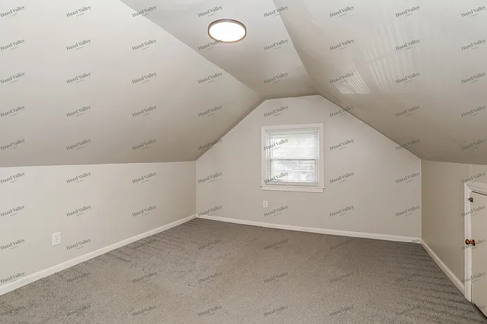 1008 Edgetree Ln — Photo 10