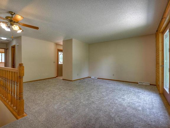 5th image of 635 W 10th St