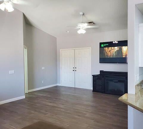 4th image of 2844 Vista Ave