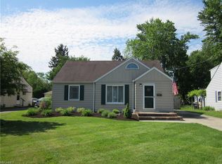 24209 Hedgewood Ave, Westlake, OH