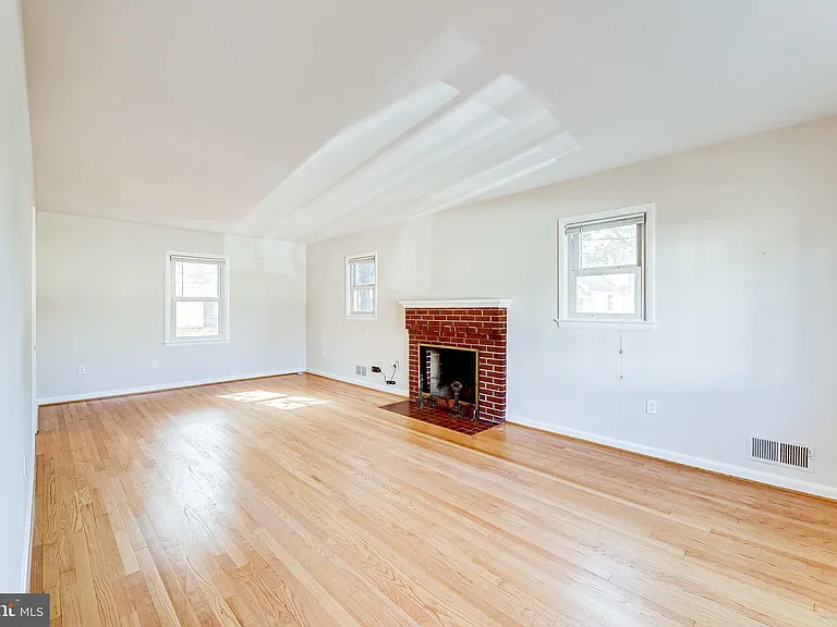2414 Key Blvd — Photo 3