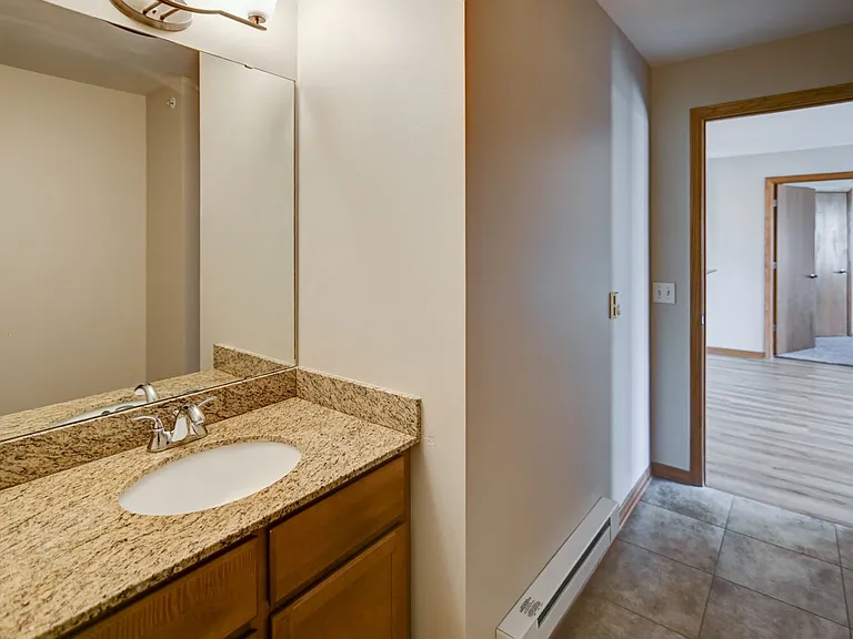 Fairhaven Court Apartments — Photo 38