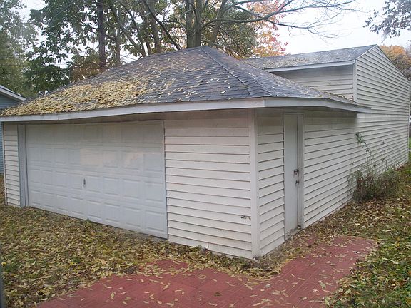 2 car detached garage