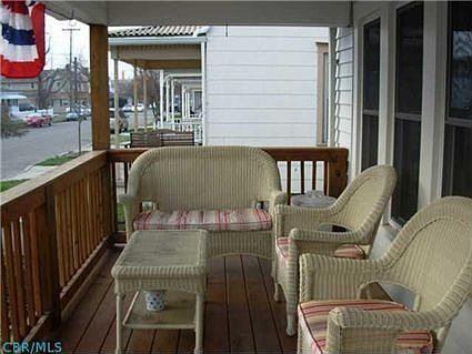 4th image of 617 N Maple St