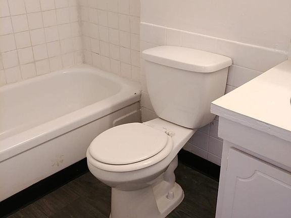 5th image of 14835 Euclid Ave APT 207