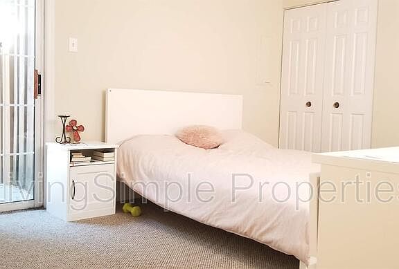 5th image of 10537 Englishman Dr #185
