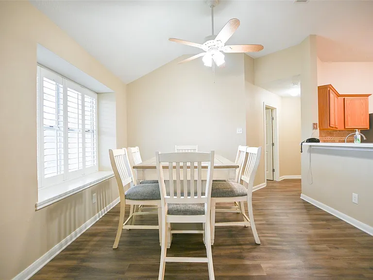 203 Colony Creek Dr — Photo 13