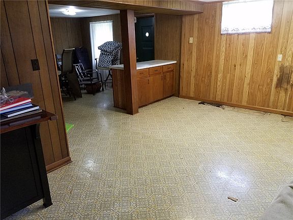 5th image of 220 E 1st Ave