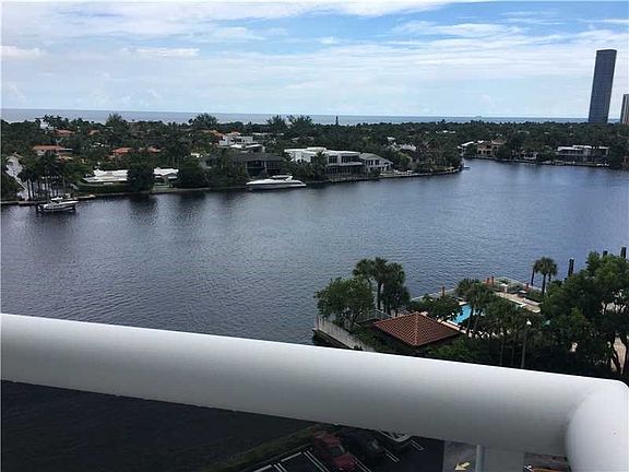 3rd image of 20515 E Country Club Dr APT 1047