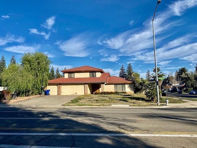 2nd image of 4232 W Palo Alto Ave