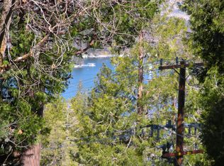 29194 Lakeview Dr, Cedar Glen, CA 92321