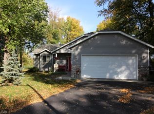 100 Hunters Path, Annandale, MN 55302