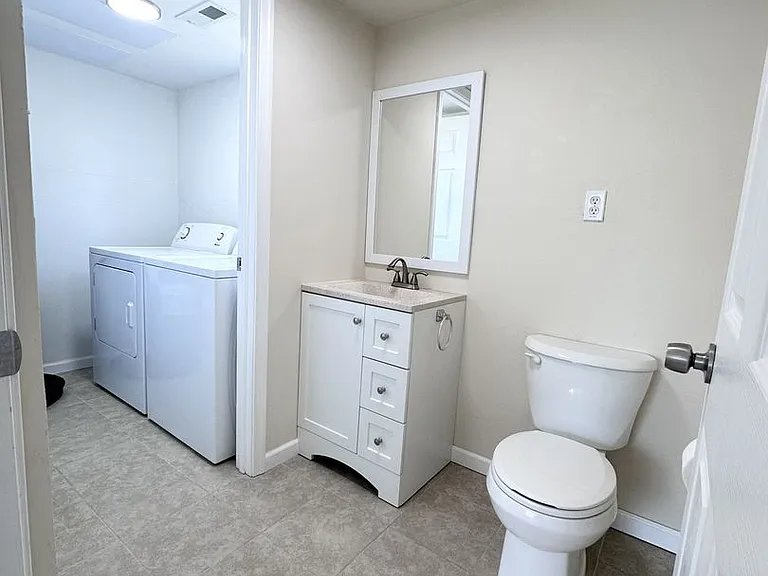 509 Bowling Green Ct — Photo 13