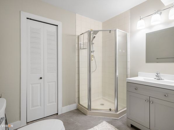 2 bedroom rental in West Vancouver — photo 8