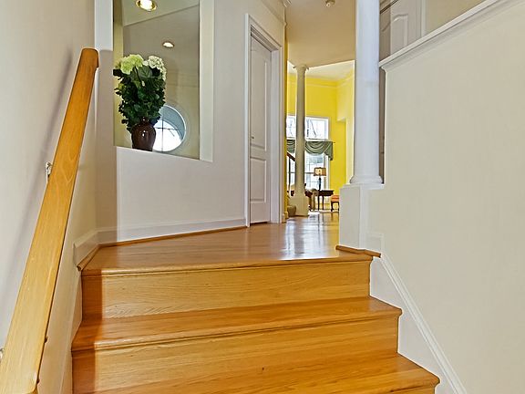 3rd image of 12811 Dogwood Hills Ln