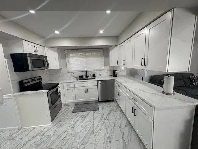 3007 Warrington Dr — Photo 11