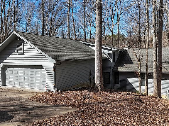 2nd image of 159 Aspen Way