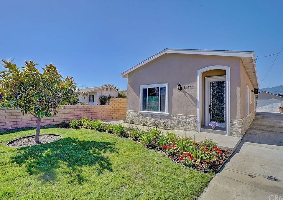 2nd image of 12123 Ranchito St
