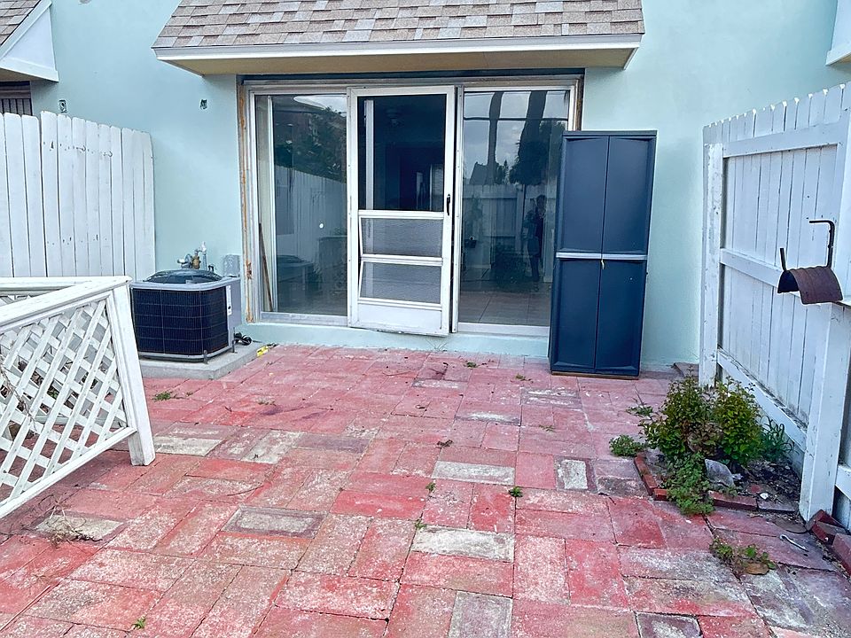 1st image of 120 E Colonial Ct #47